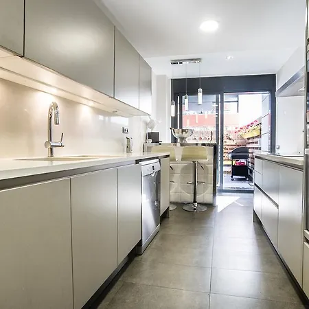 Luxury In * 锡切斯